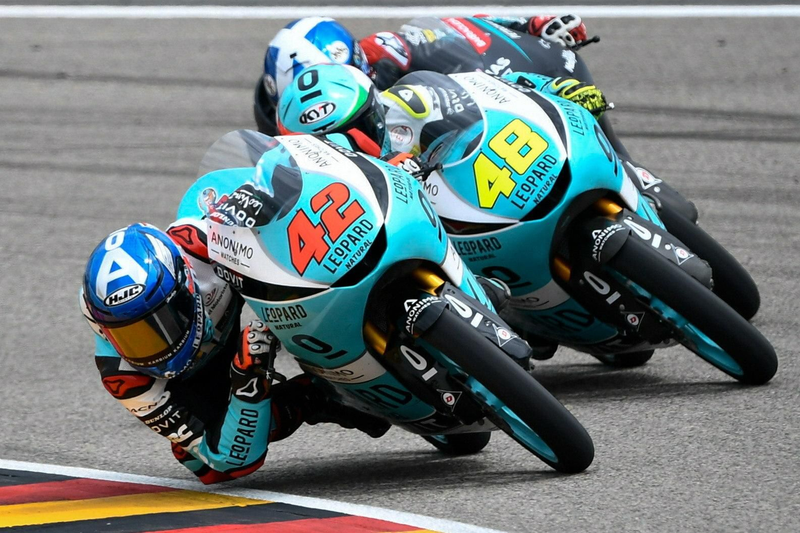 Marcos Ramírez (42) por delante de Dalla Porta (48) durante la carrera de Alemania.