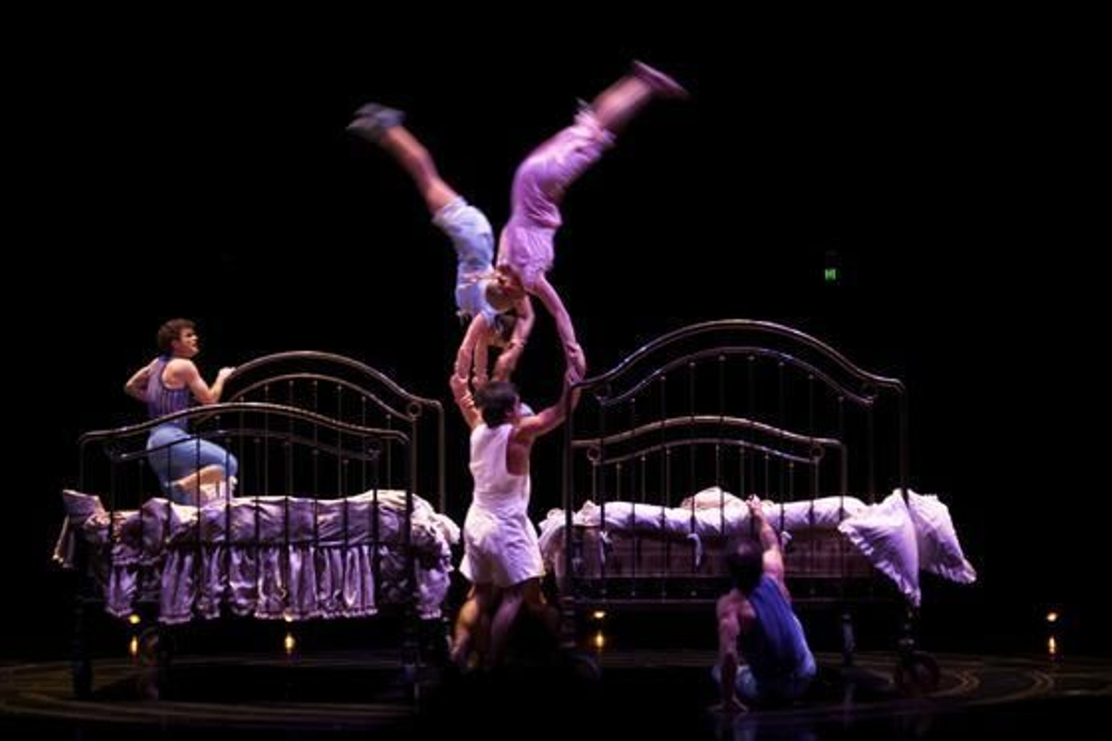 El Circo del Sol visita Sevilla el próximo 8 de septiembre con su nuevo espectáculo Corteo, que ya ha sido visto en 34 ciudades por más de cinco millones de espectadores.