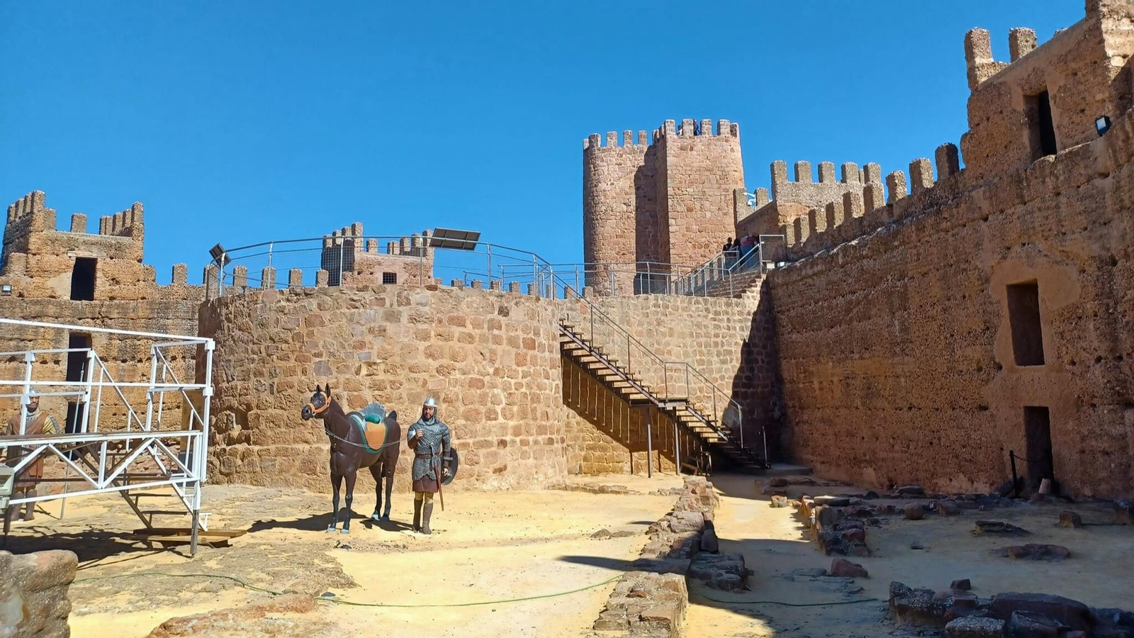 La fortaleza de Baños de la Encina es la más antigua de España.