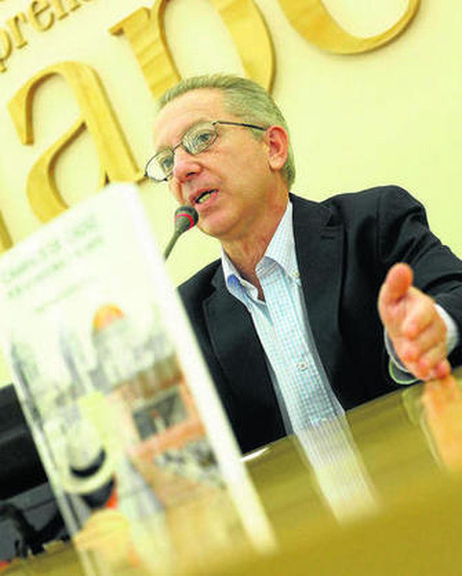 Miguel Ángel Castellano, en la presentación de su libro ayer.