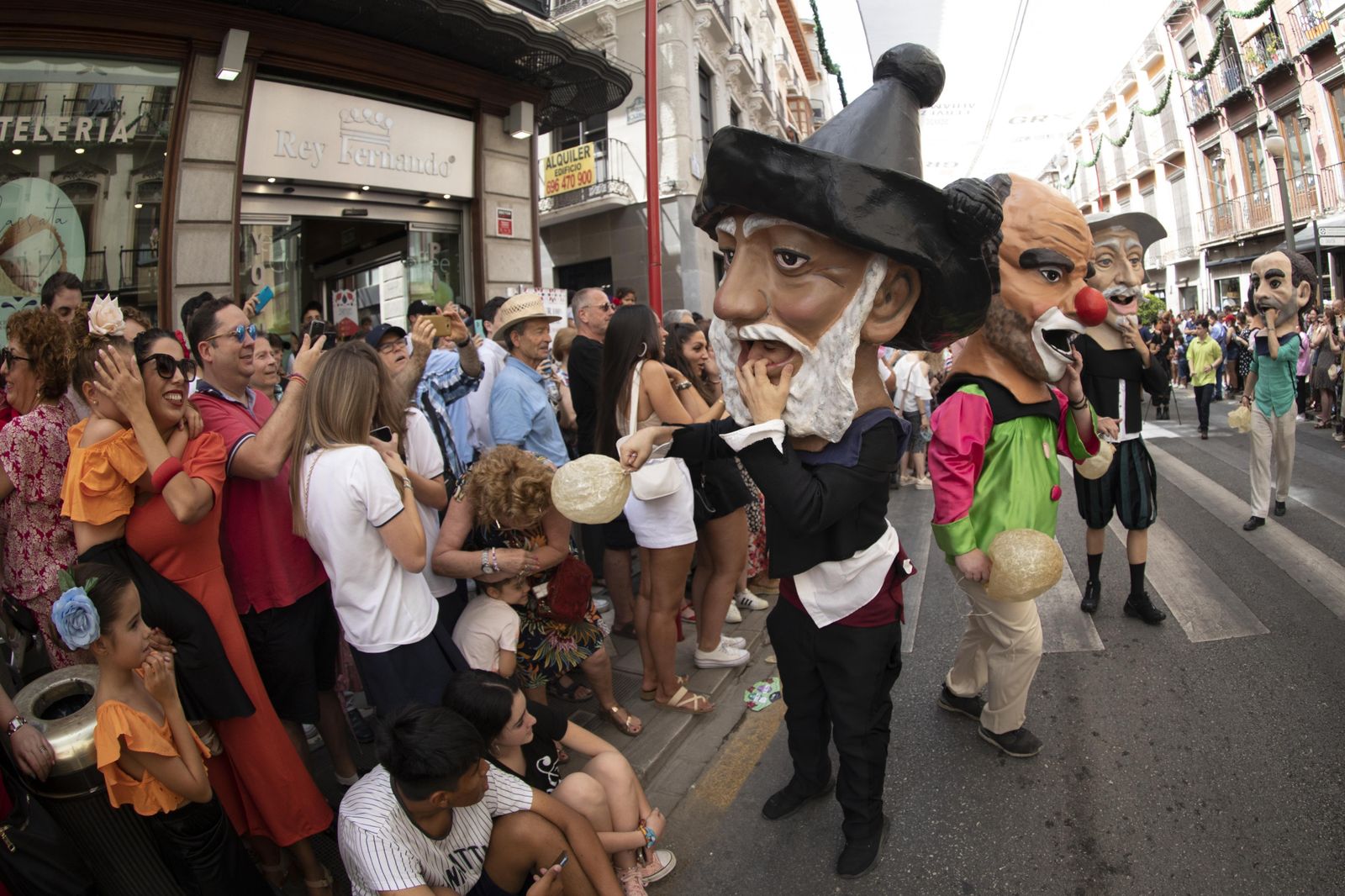 El regreso de la Tarasca a las calles de Granada, en imágenes