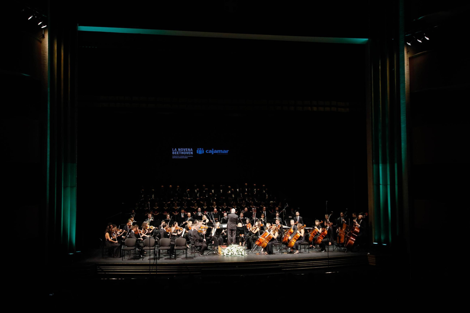 Imágenes de la novena Beethoven interpretado por la OCAL y Orfeón para Cajamar