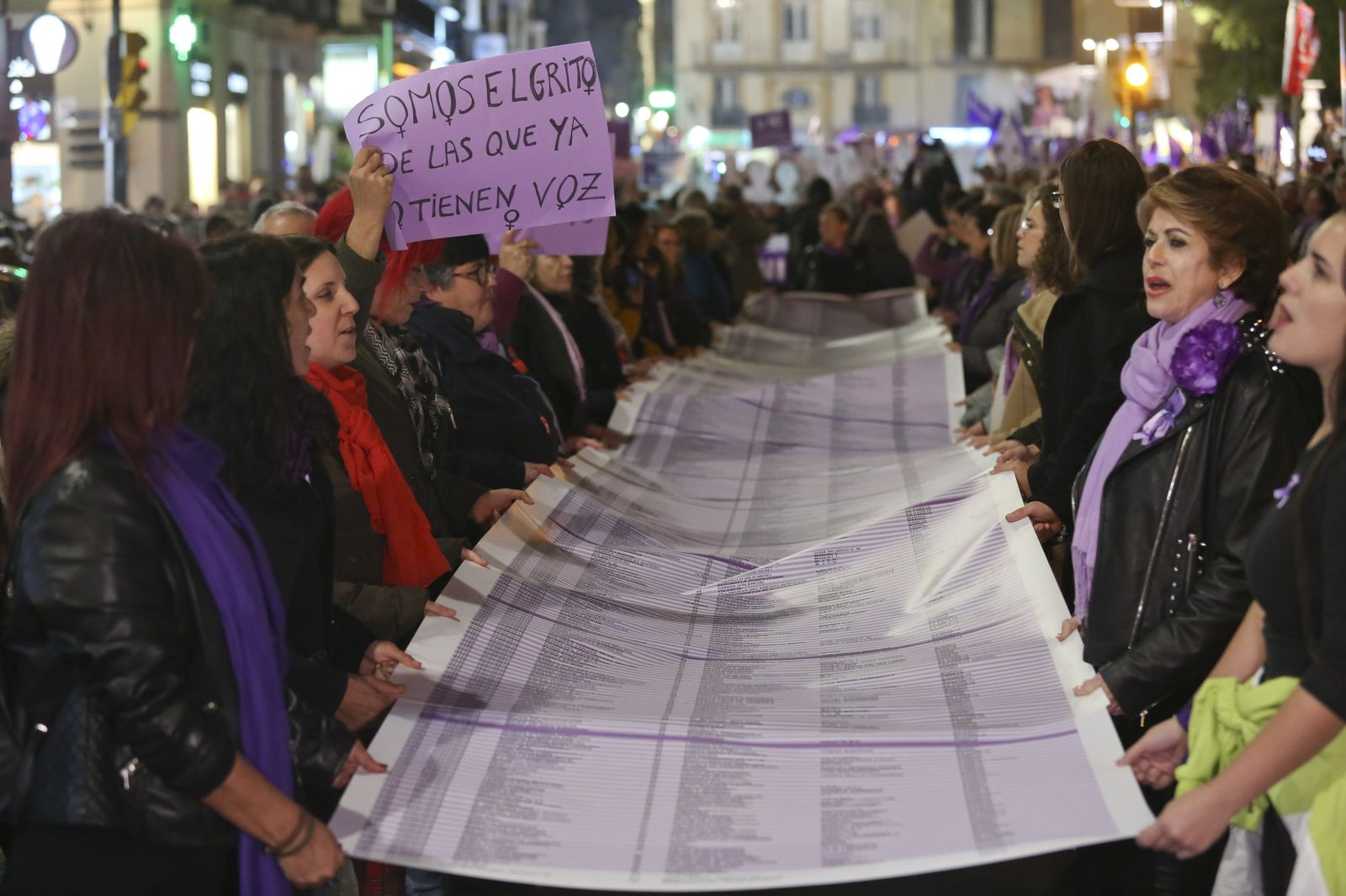 Fotos de la manifestación del 25N contra la violencia de género en Málaga