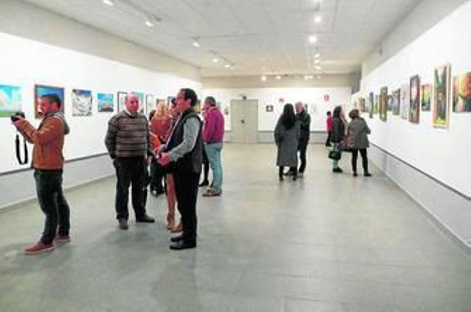 Algunas de las obras que conforman la muestra colectiva.