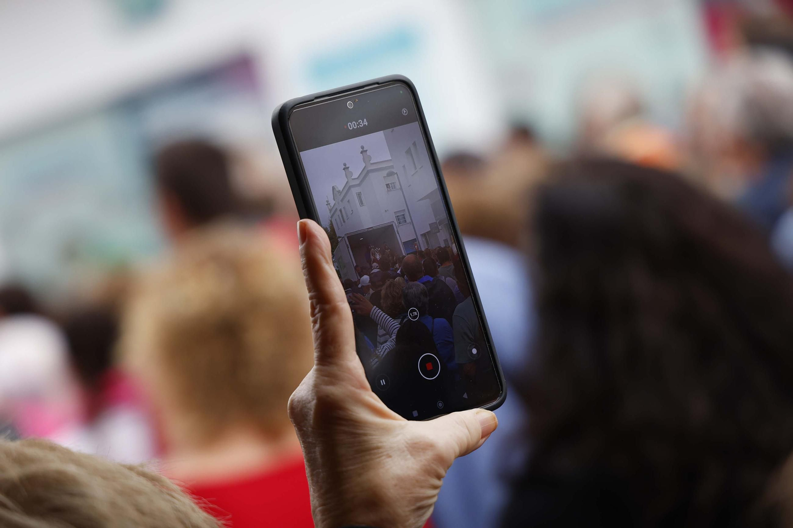La Virgen de la Luz, patrona de Tarifa, regresa a su santuario entre el fervor y la lluvia