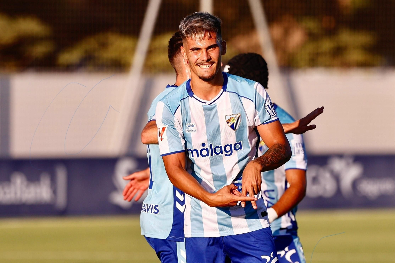 Chupete celebra el gol ante el Antequera.