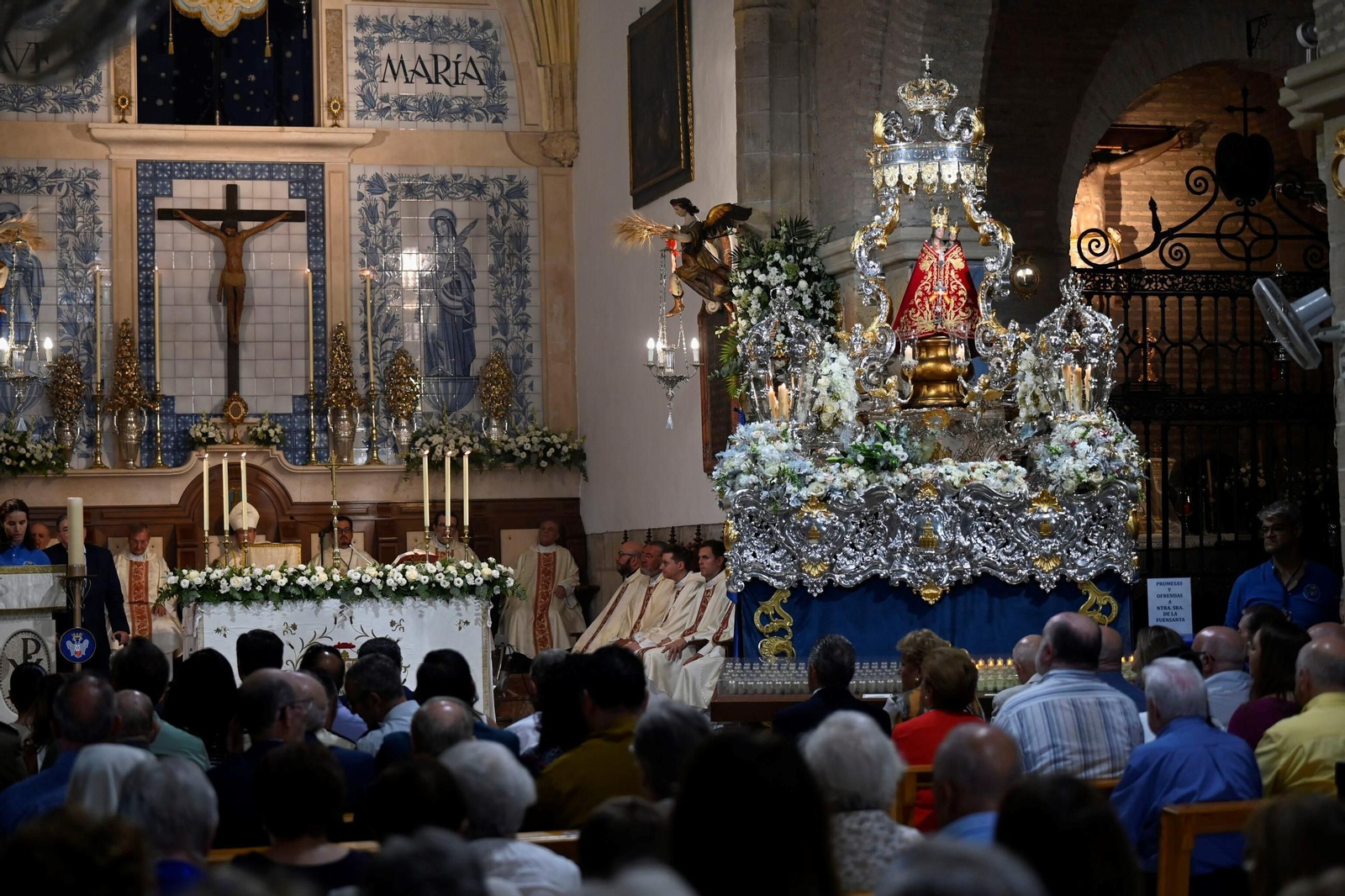 La misa en el santuario de La Fuensanta, en imágenes