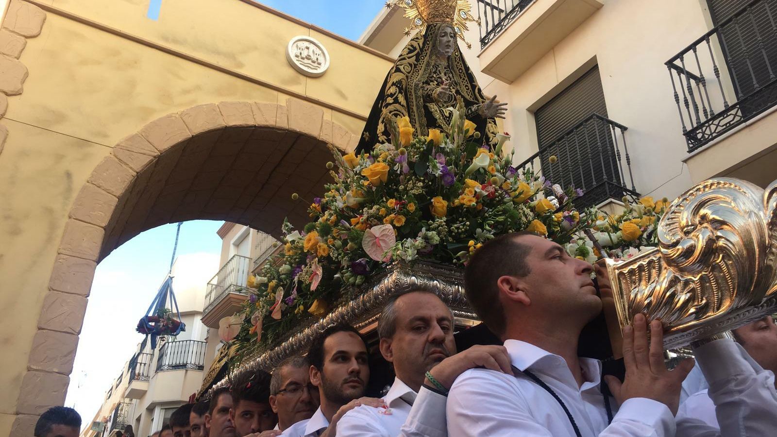 Procesión de la Virgen de las Angustias en junio.