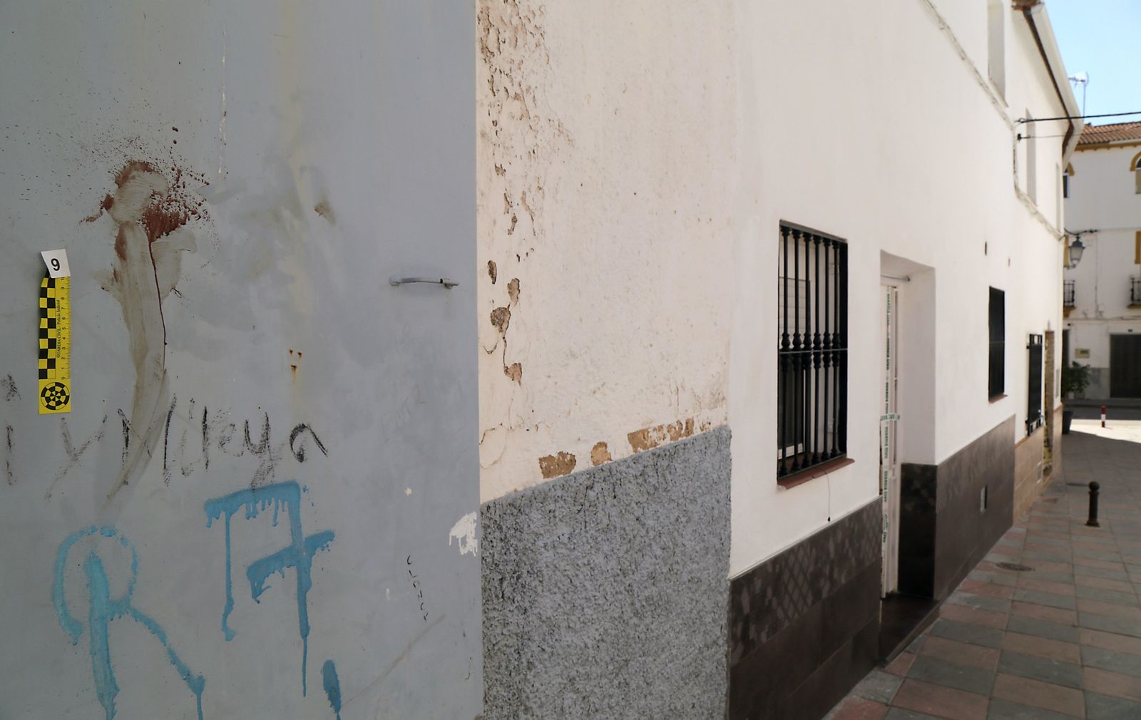 Señales en la pared de los disparos.