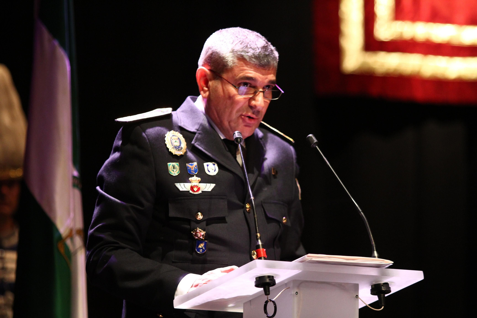 La policía Local entrega las medallas en el día de su patrón
