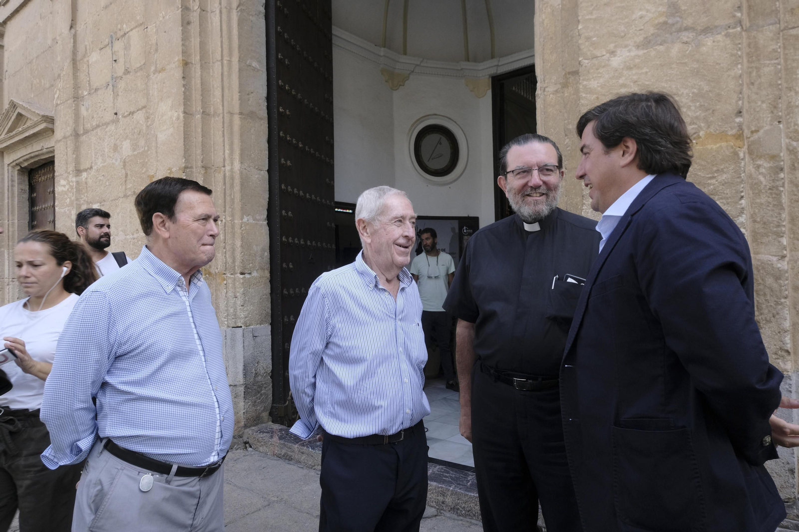 La ofrenda floral del Córdoba CF a San Rafael, en imágenes