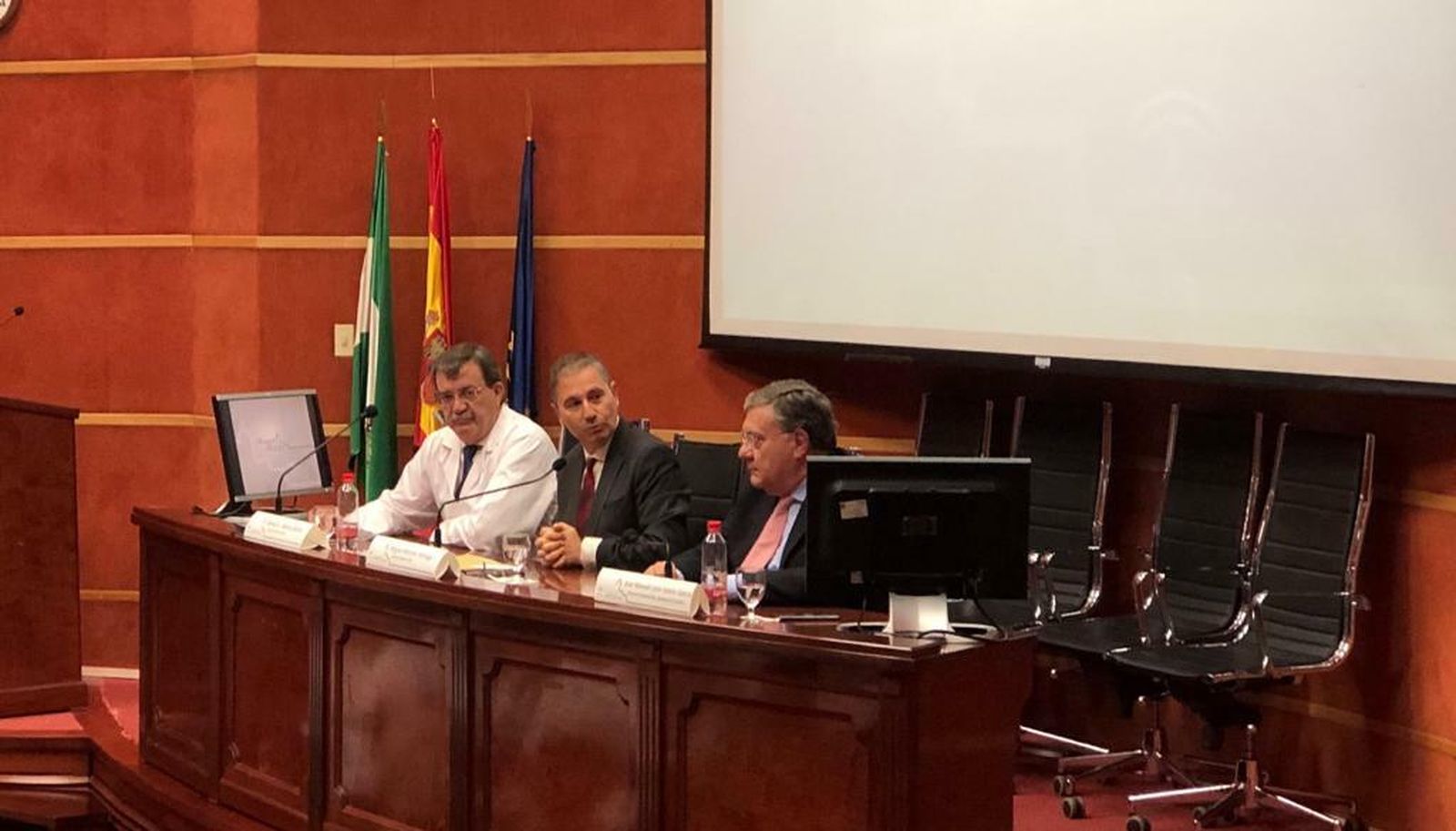 Manuel Molina Muñoz, el primero por la izquierda. / JUAN CARLOS VÁZQUEZ