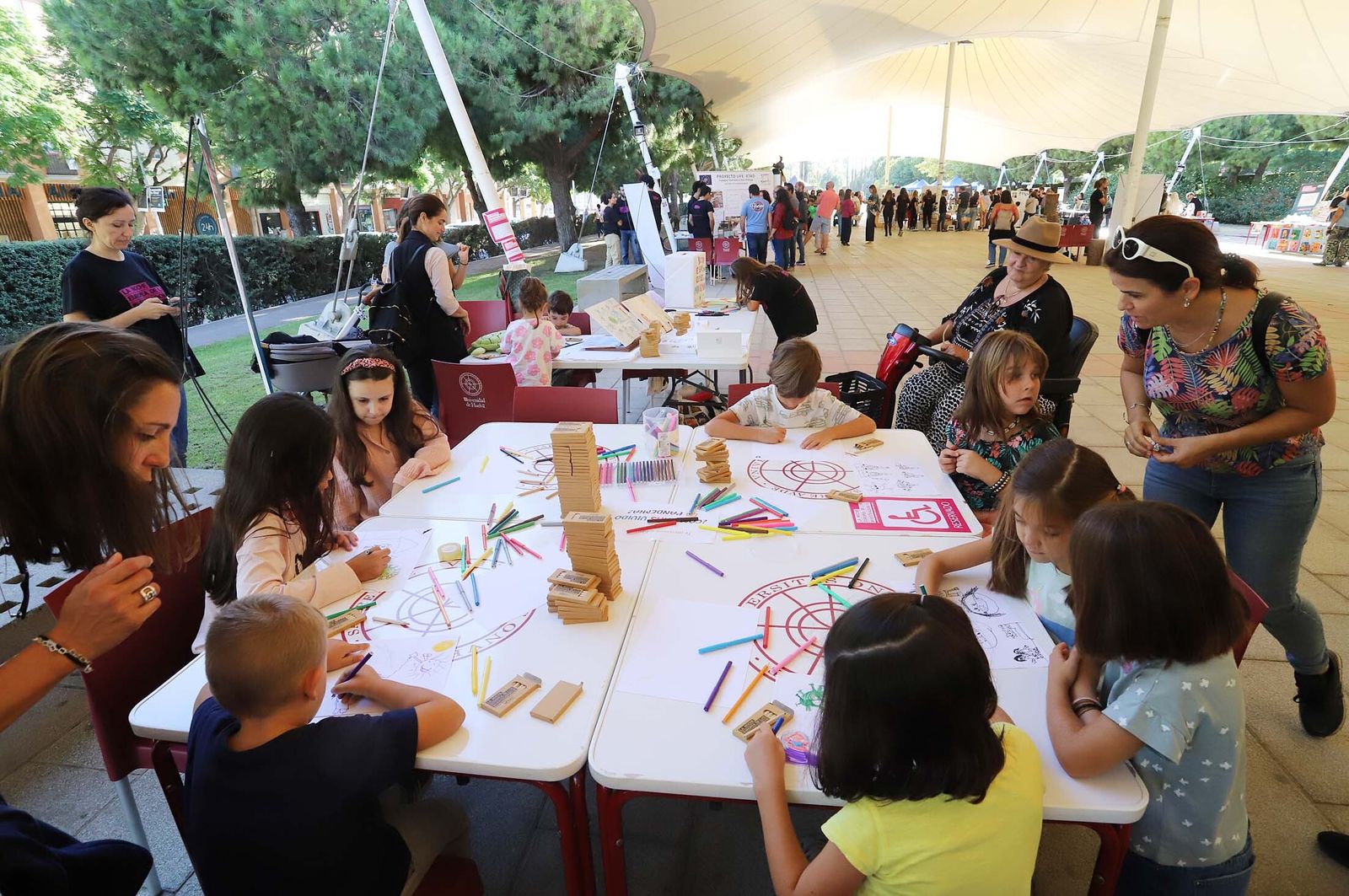 Imágenes de los talleres y actividades de La Noche Europea de los Investigadores