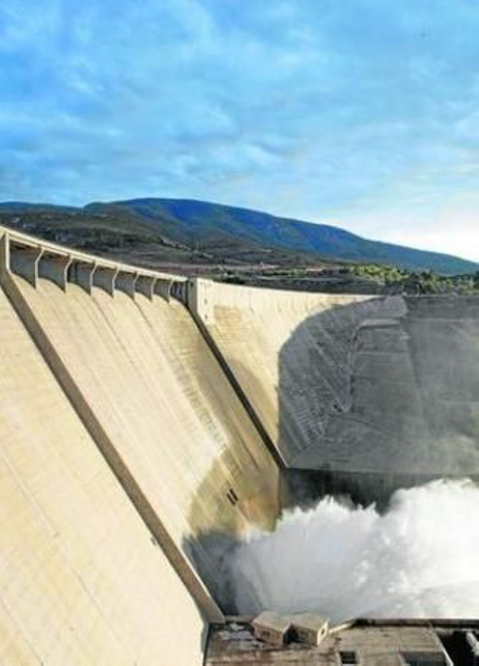 La presa de Rules reporta importantes ingresos anuales a los municipios de Lanjarón y Vélez de Benaudalla.