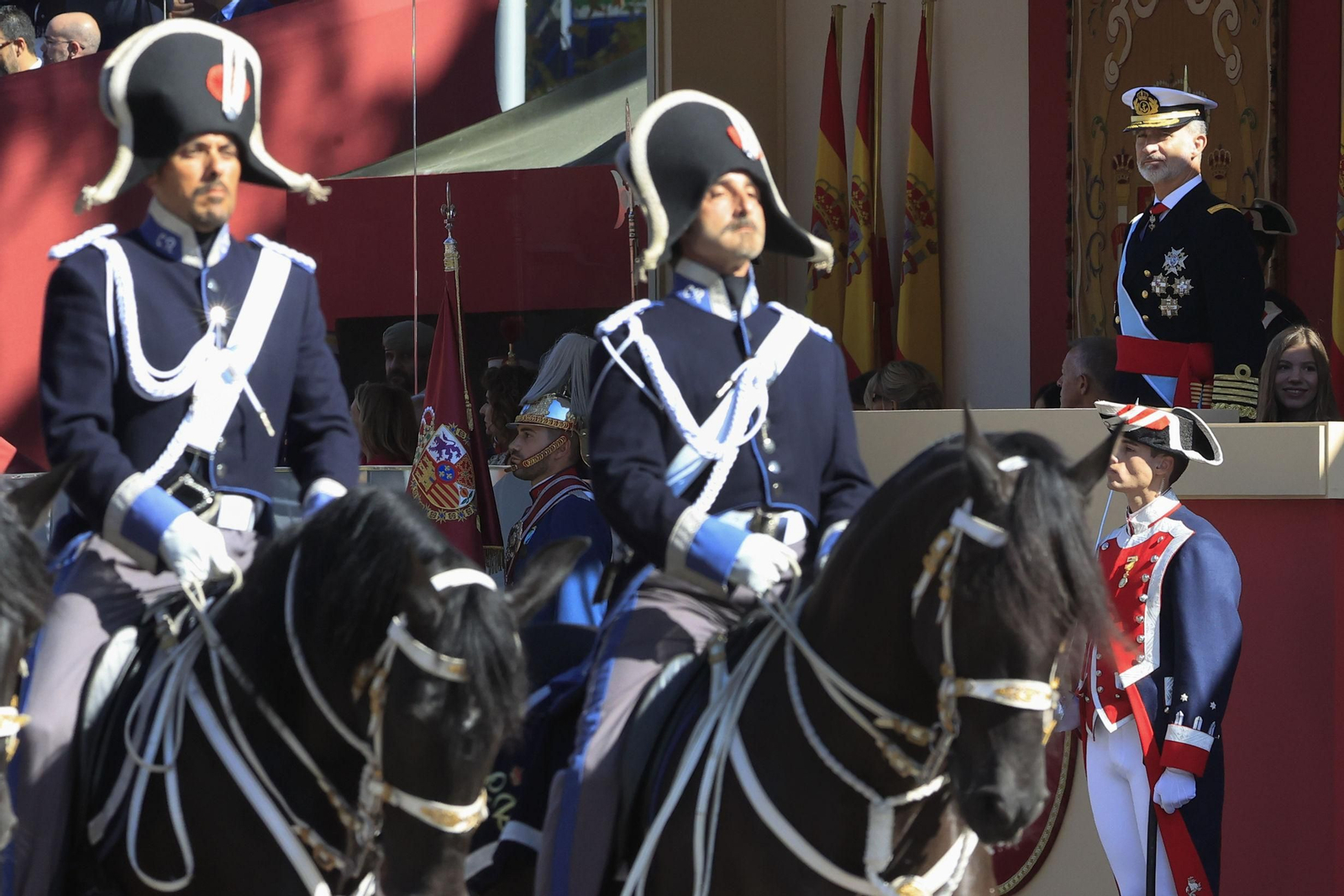 Desfile por el Día de la Fiesta Nacional, en imágenes