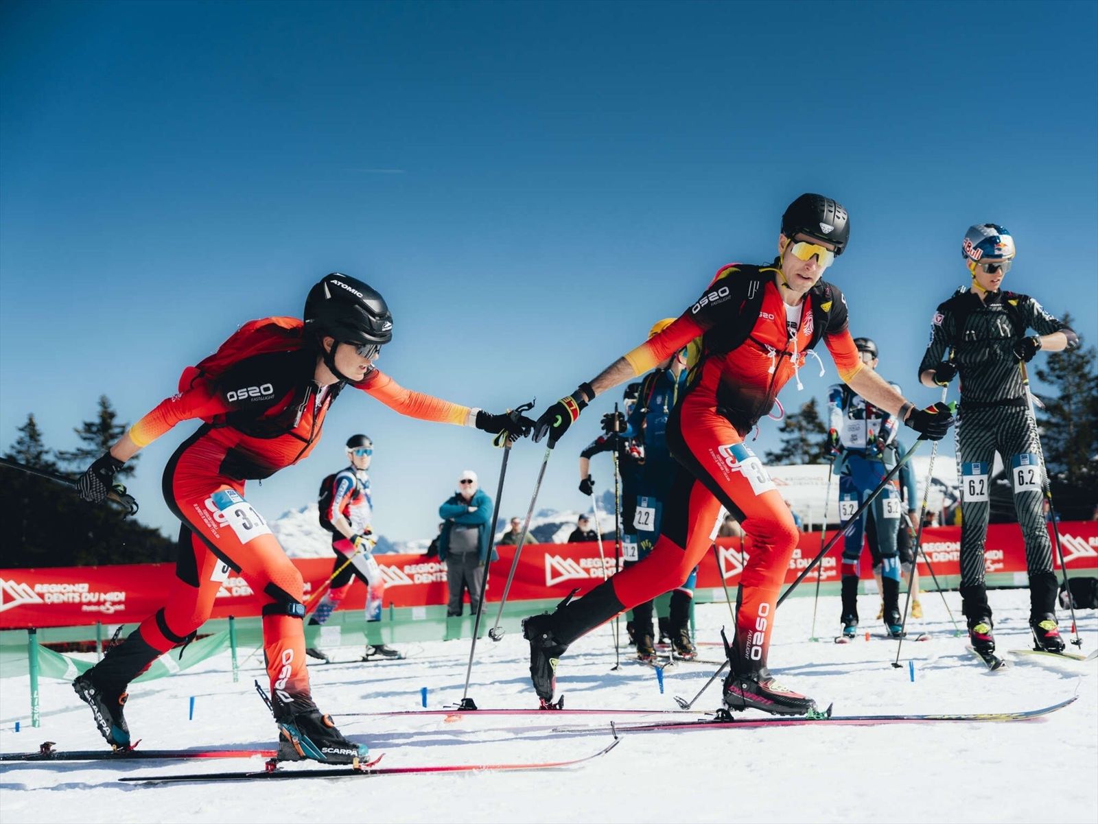 Ana Alonso y Oriol Cardona, en los Mundiales de esquí de montaña de Suiza, el pasado año.