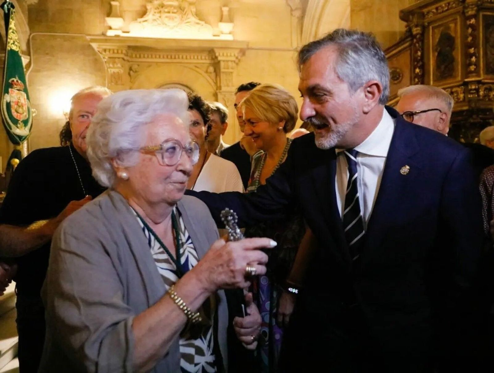 Áurea Martínez con el vicepresidente de la Diputación, Ángel Escobar.