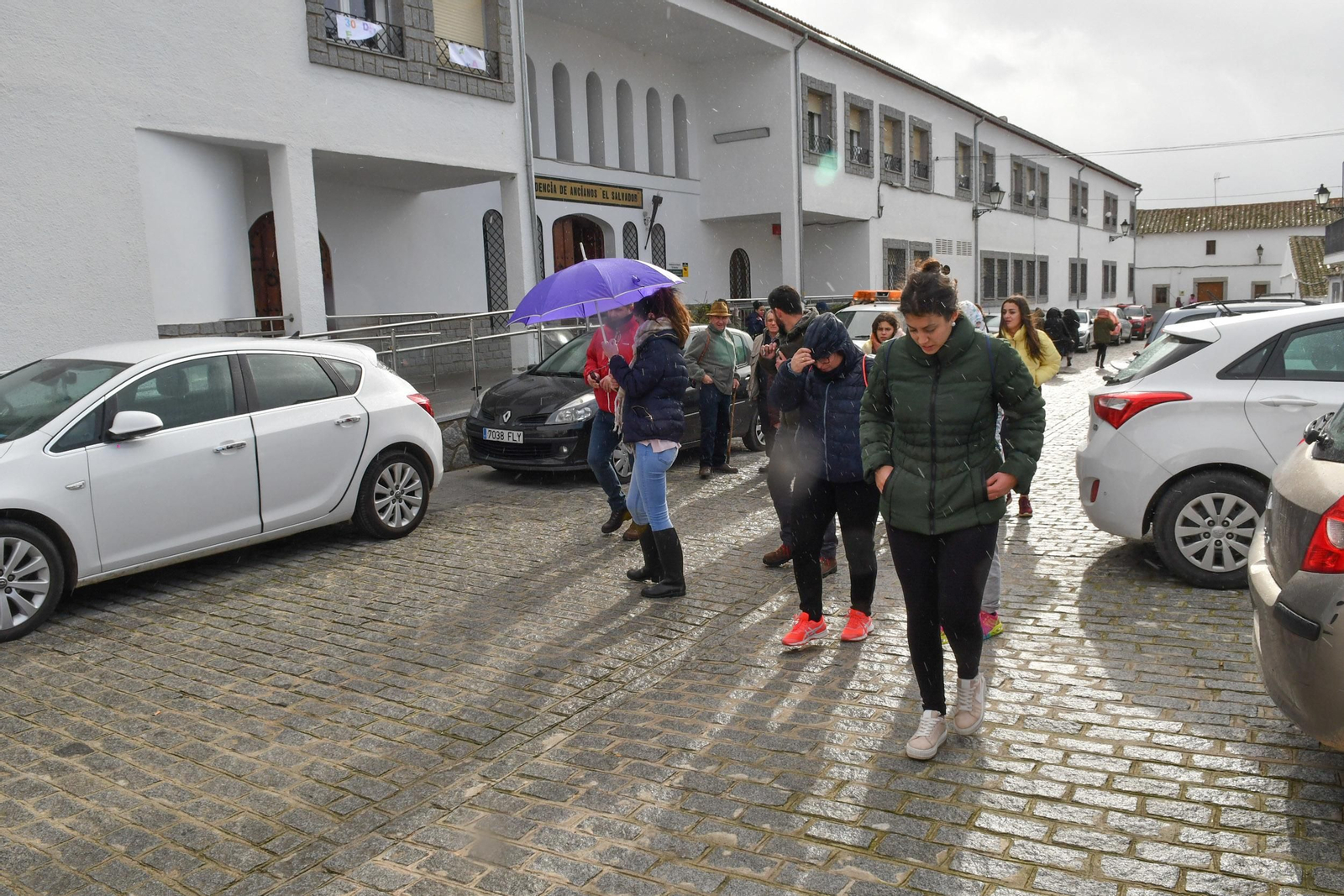 Un grupo de vecinos se suma a la búsqueda del hombre desaparecido Un grupo de vecinos se suma a la búsqueda del hombre desaparecido