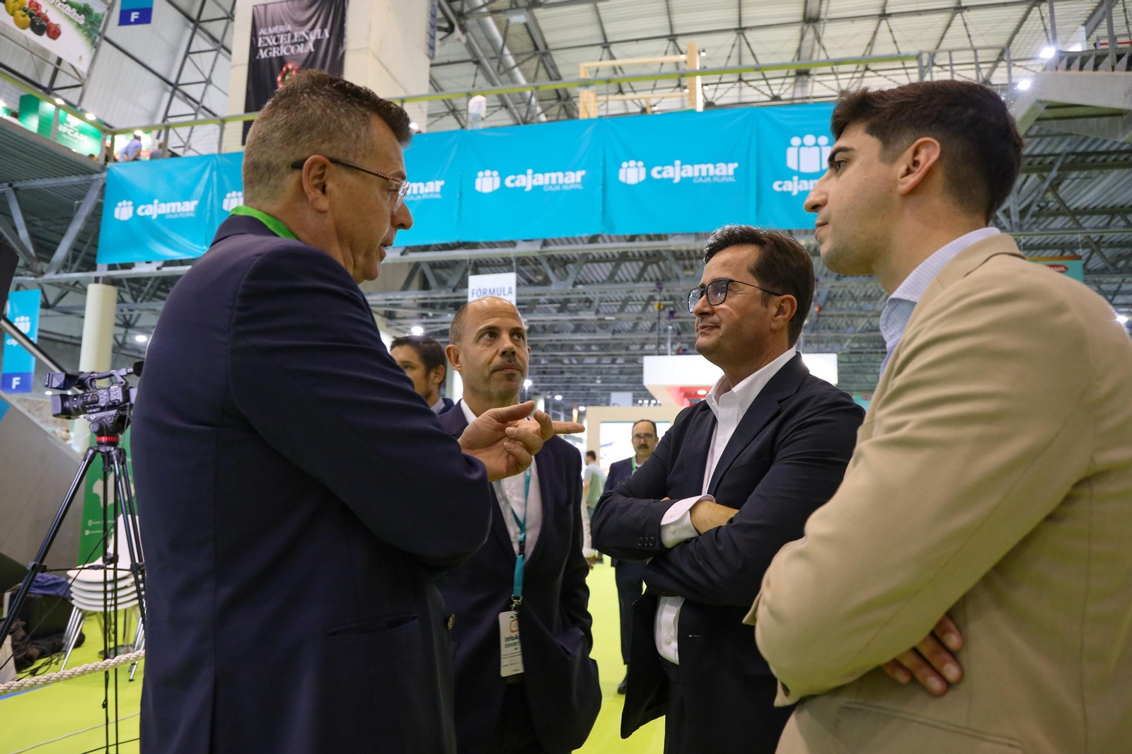 El alcalde durante su visita a Infoagro Exhibition.