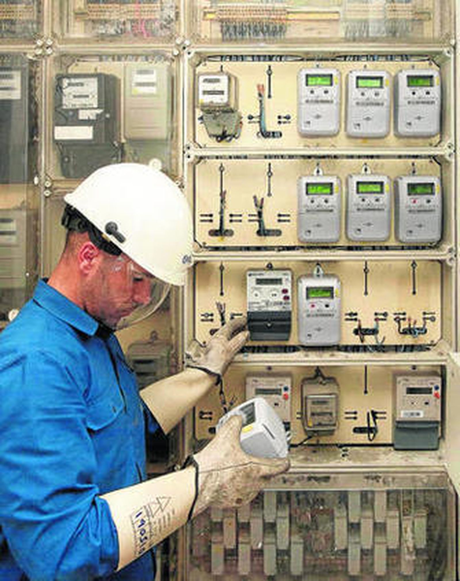 El 'pirateo' energético crece un 24% por el fraude de empresas y hogares