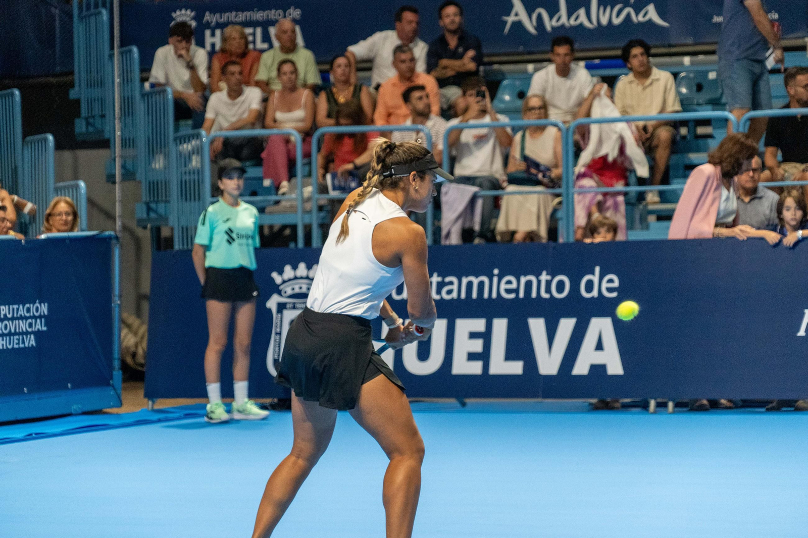 Imágenes de la final femenina de la Copa del Rey de tenis de Huelva entre Jesica Bouzas y Paula Badosa