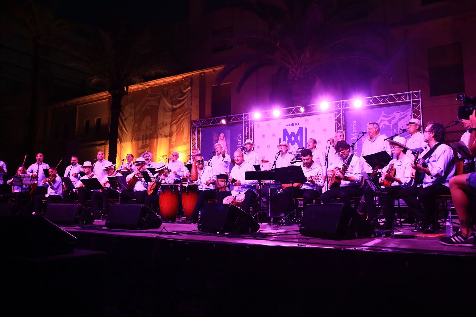 Las imágenes del Festival Enclave de Sol, con Almenara y Albaladre