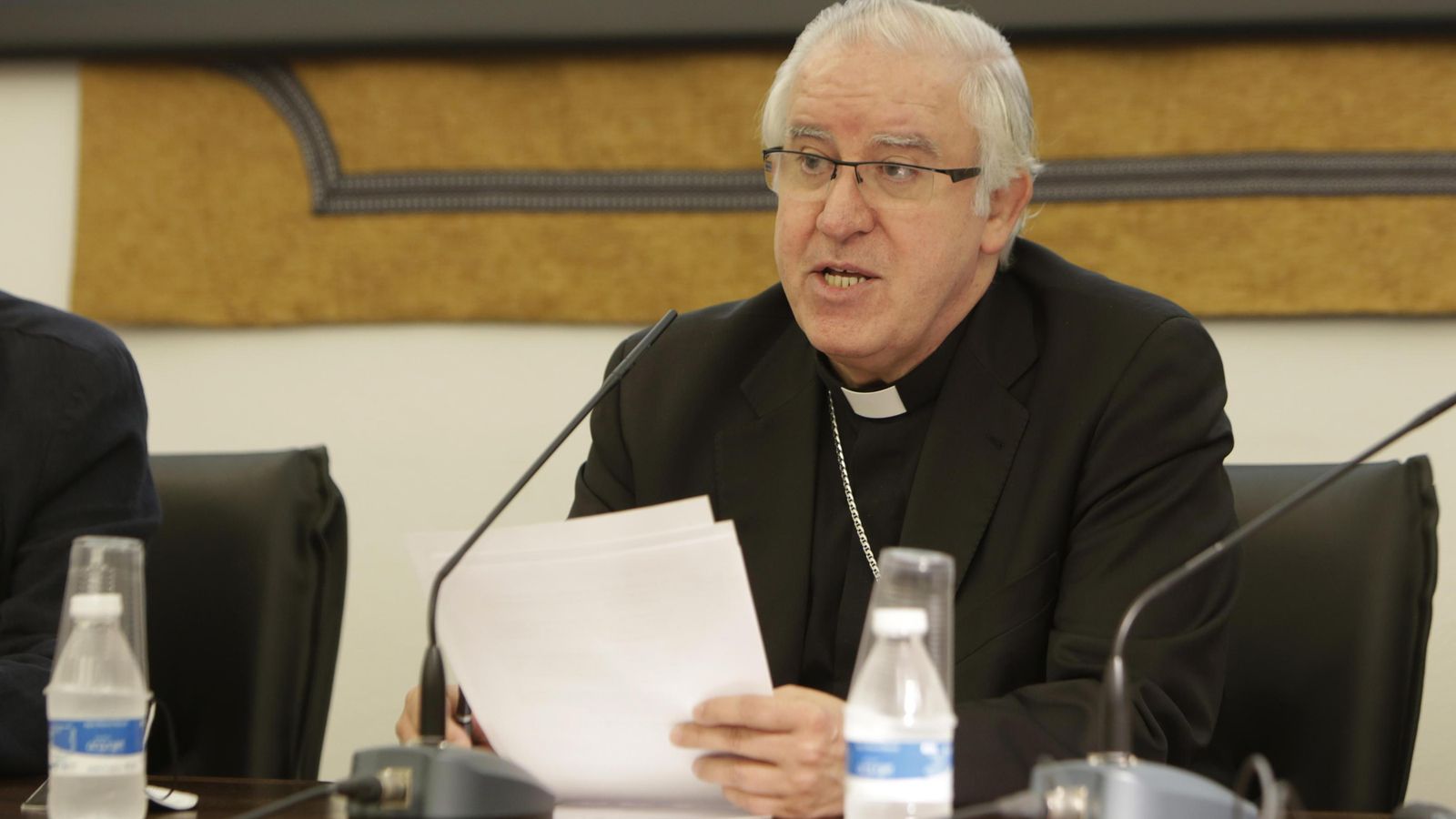 El arzobispo, monseñor Saiz, durante su intervención.