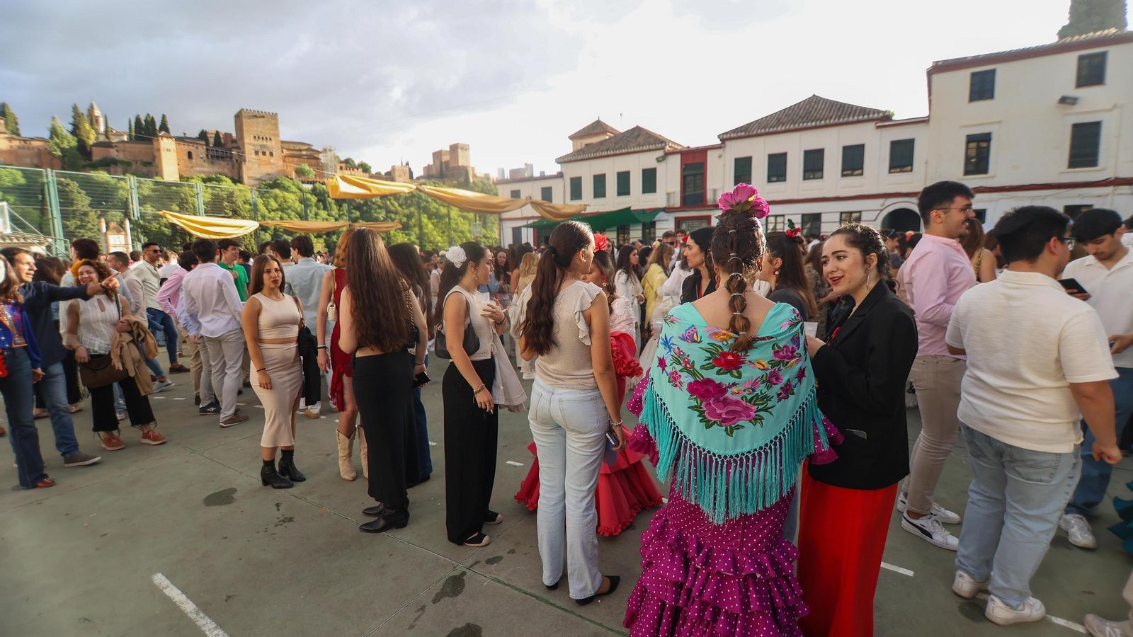 Encuéntrate en la mejores fotos del Día de la Cruz de Granada