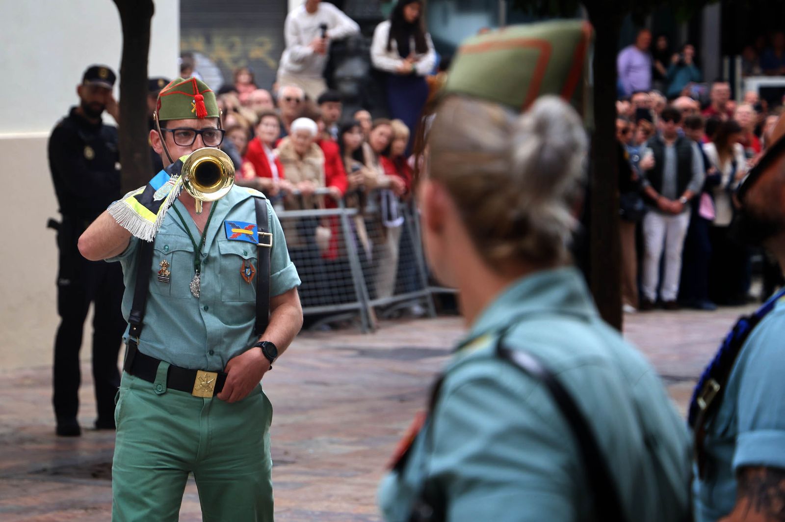 Sábado de Pasión: Imágenes de la procesión del Cristo de la Vera+Cruz portado por el Grupo de Caballería Ligero Acorazado 'Reyes Católicos' II de la Legión de Ronda