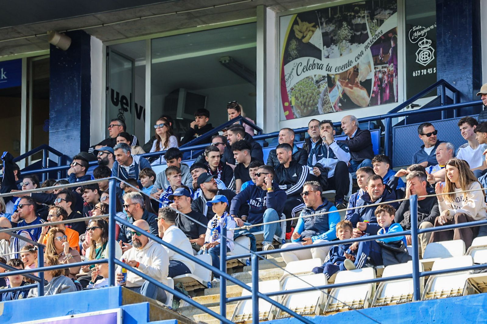 Búscate en las gradas del Nuevo Colombino durante el Recre-Deportiva Minera