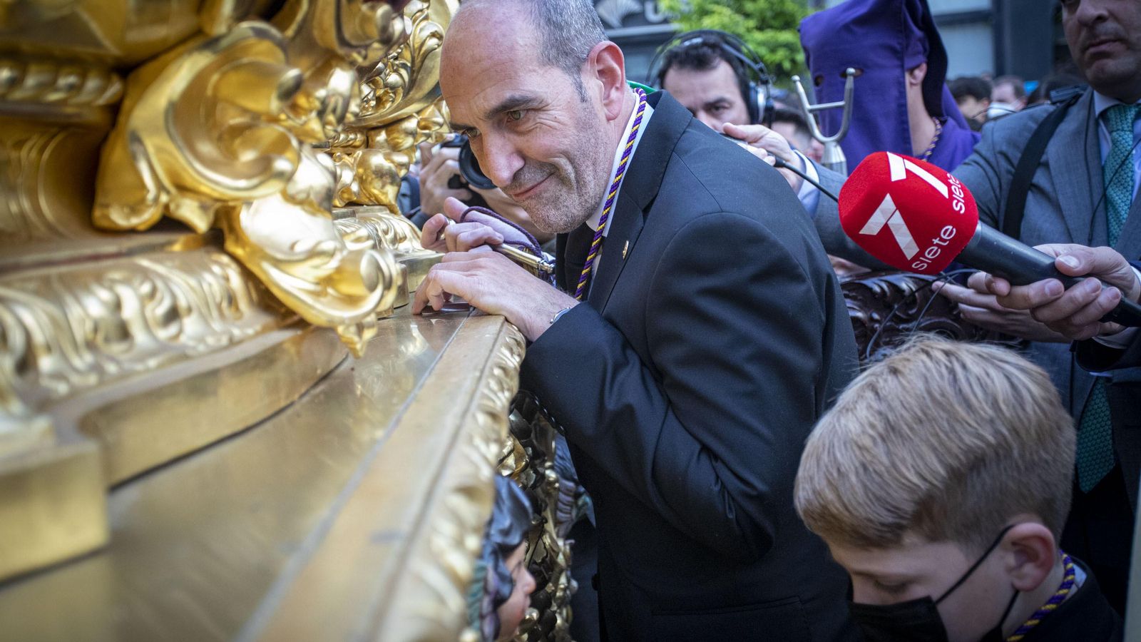 El capataz del paso de misterio de Humildad y Paciencia, Paco Álvarez.