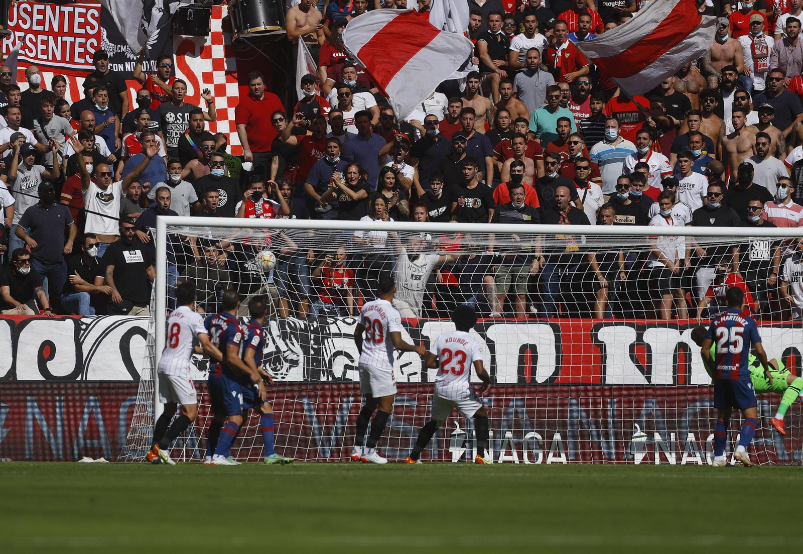 Las imágenes del Sevilla-Levante