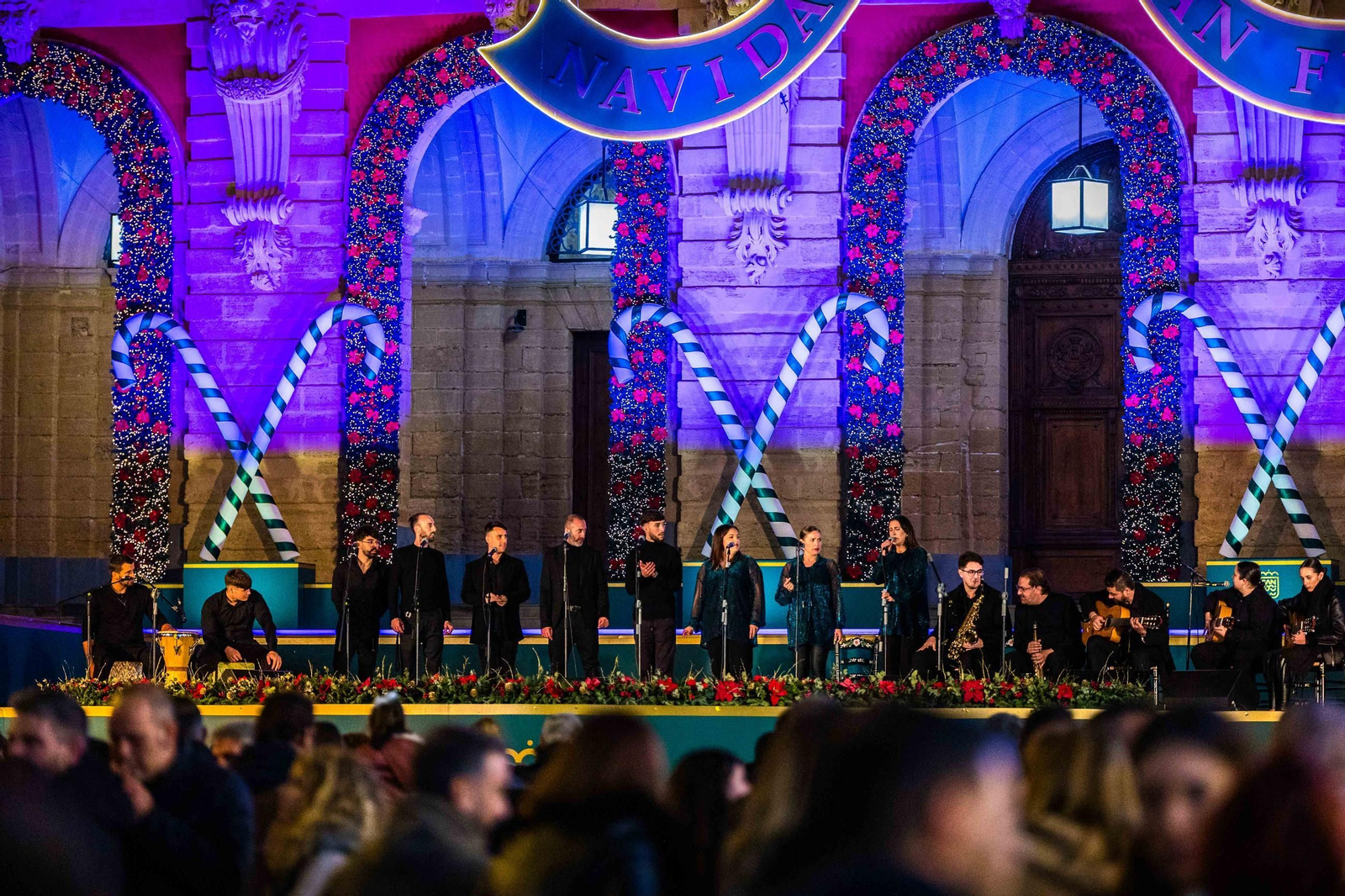 El concurso de coros de campanilleros ambienta la Navidad en San Fernando