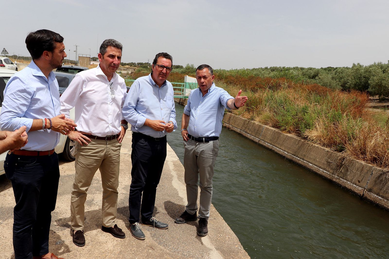 Álvaro Burgos en una visita al túnel de San Silvestre junto a Manuel Andrés González.
