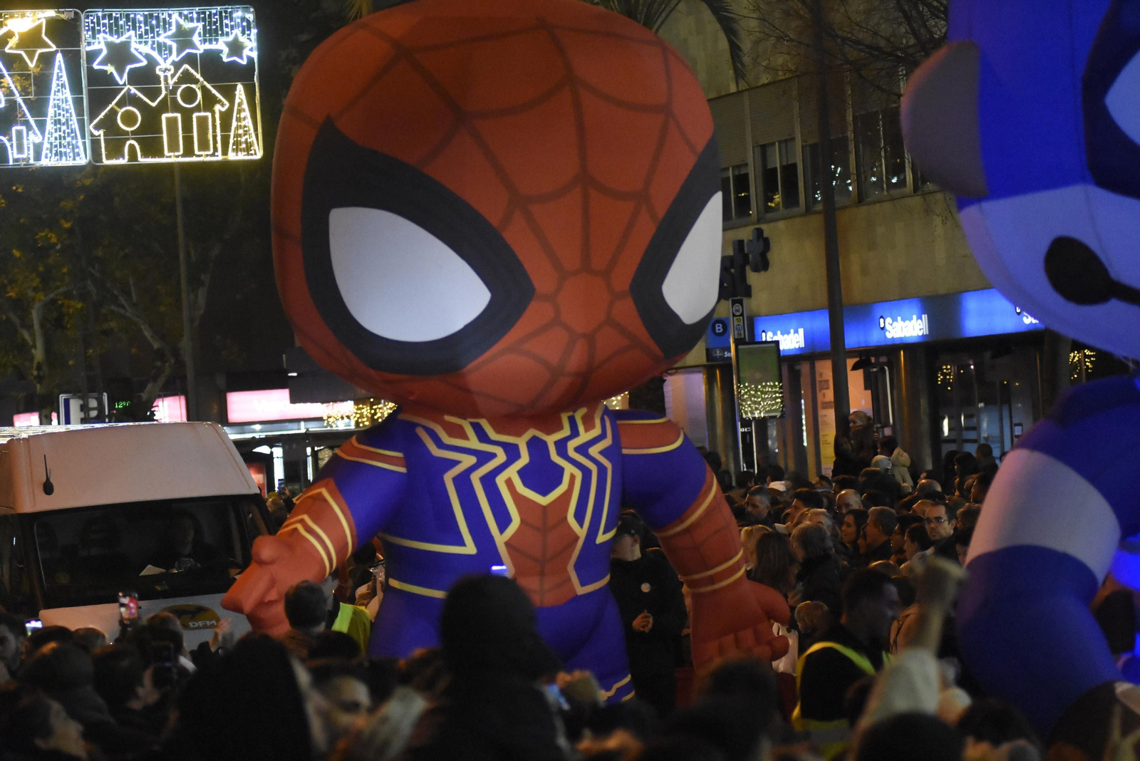 Así son las carrozas y pasacalles de la Cabalgata de Reyes Magos de Córdoba, en imágenes