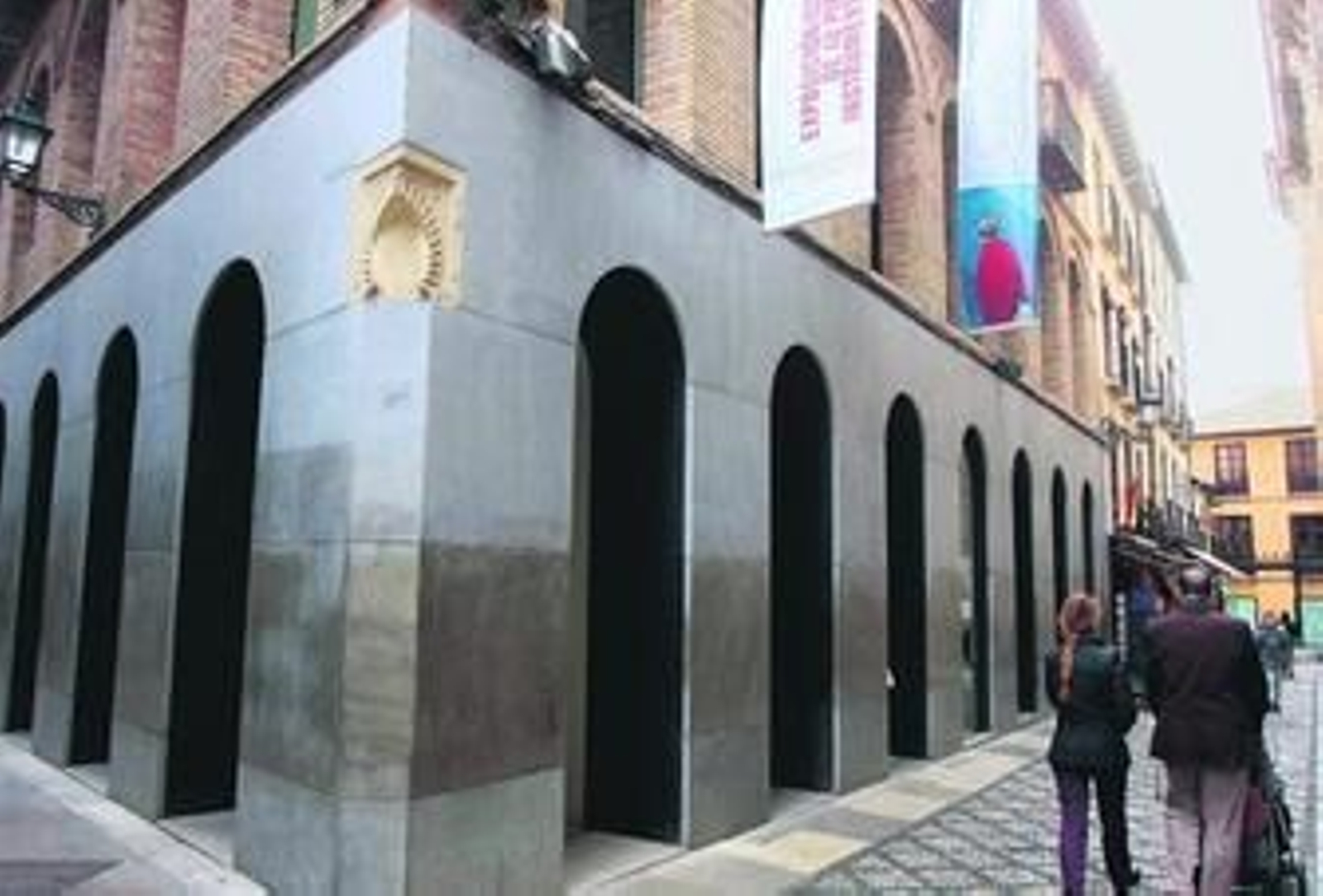 1. Fachada del Palacio de los Condes de Gabia, que se convertirá durante seis meses en la 'sede' del Centro Guerrero.2 y 3. Las salas de exhibición está ocupadas actualmente por una muestra sobre la infancia de Jesucristo con cuarenta obras maestras del Barroco granadino.