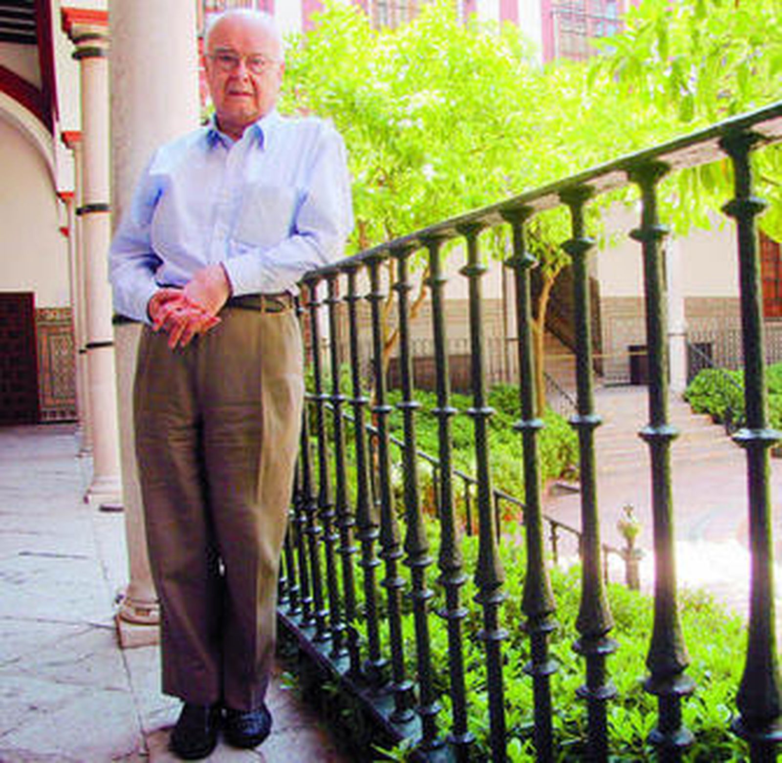 "Sevilla sería mi ámbito natural, pero nunca se me ha permitido volver"