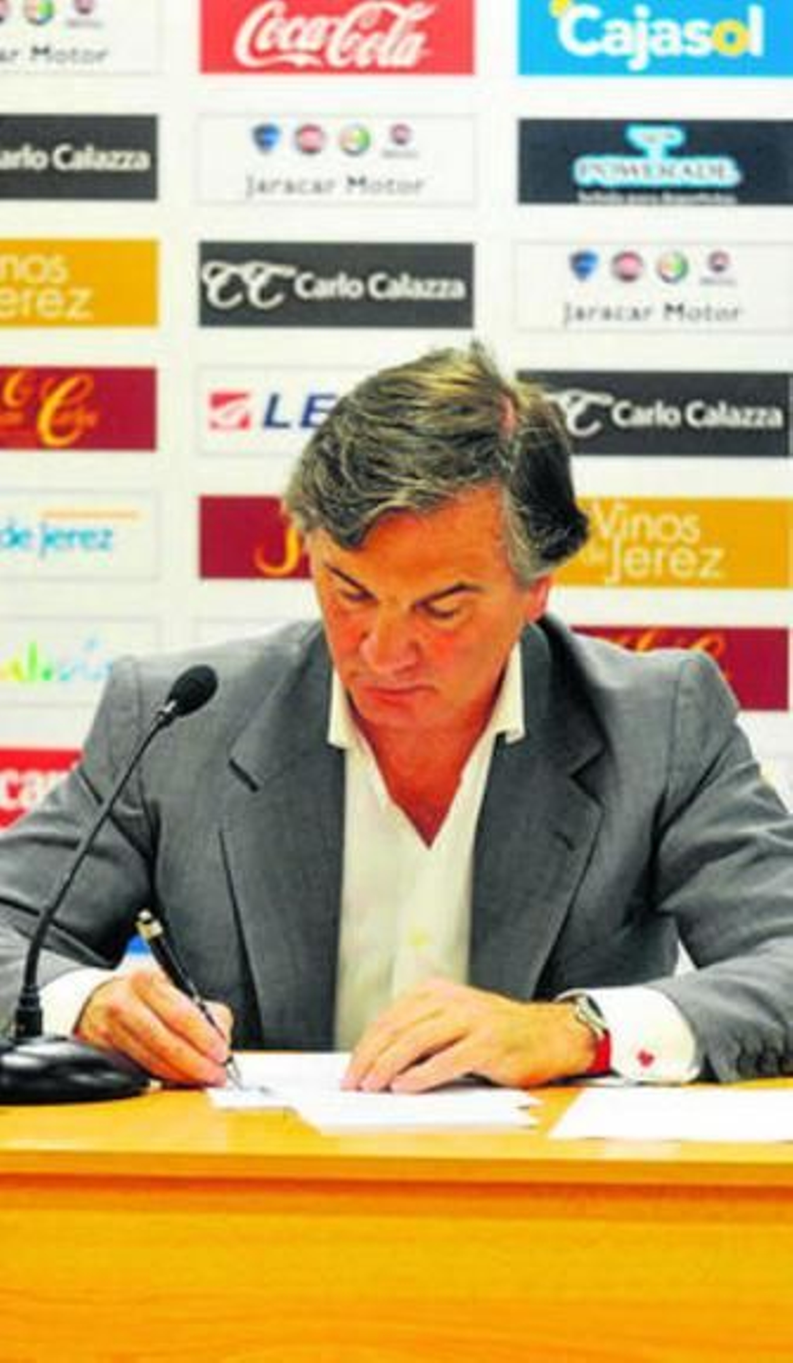 Jesús Rodríguez se reunió ayer con algunos ex consejeros.