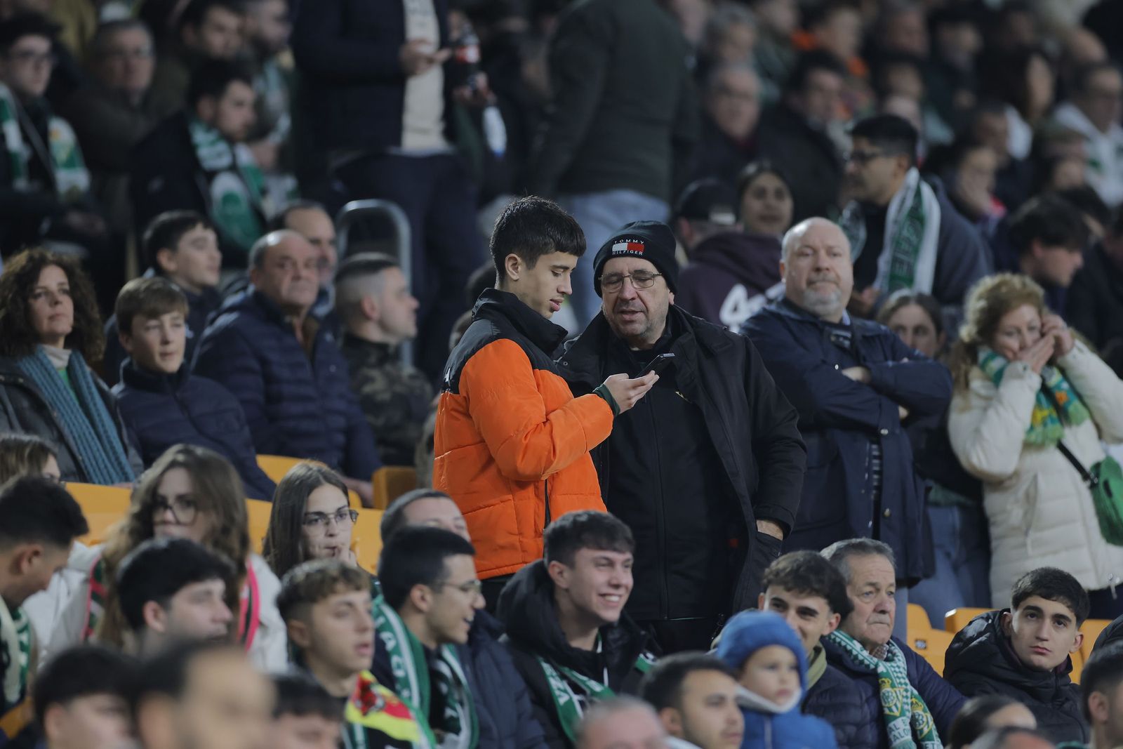 Búscate en las fotos del Betis - Elche