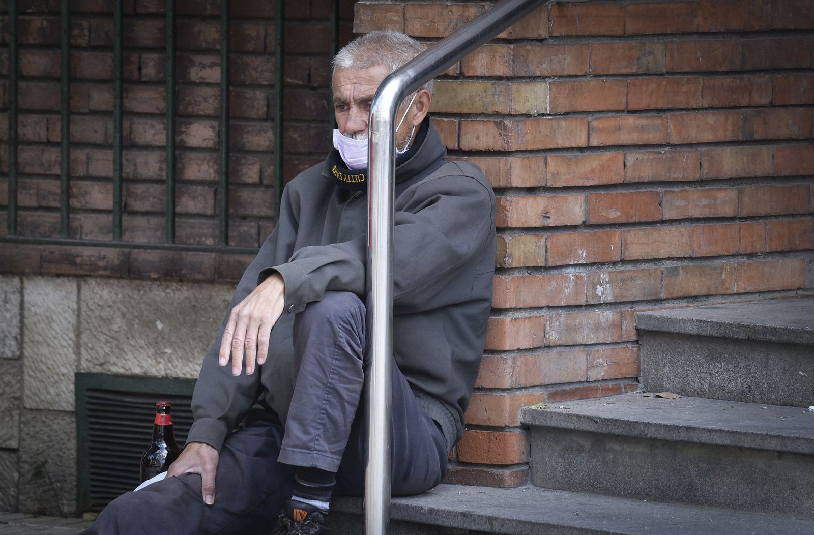 La resistencia en el juzgado de guardia: abogados, policía y guardia civil en el Prado de San Sebastián