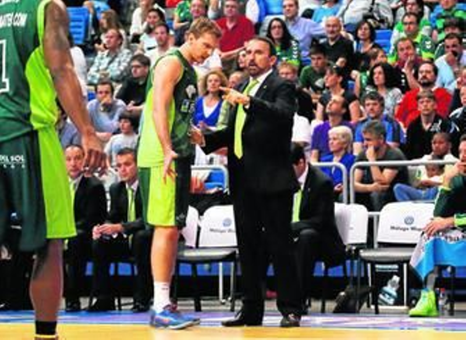 Dragic y Plaza conversan en un partido de esta temporada.