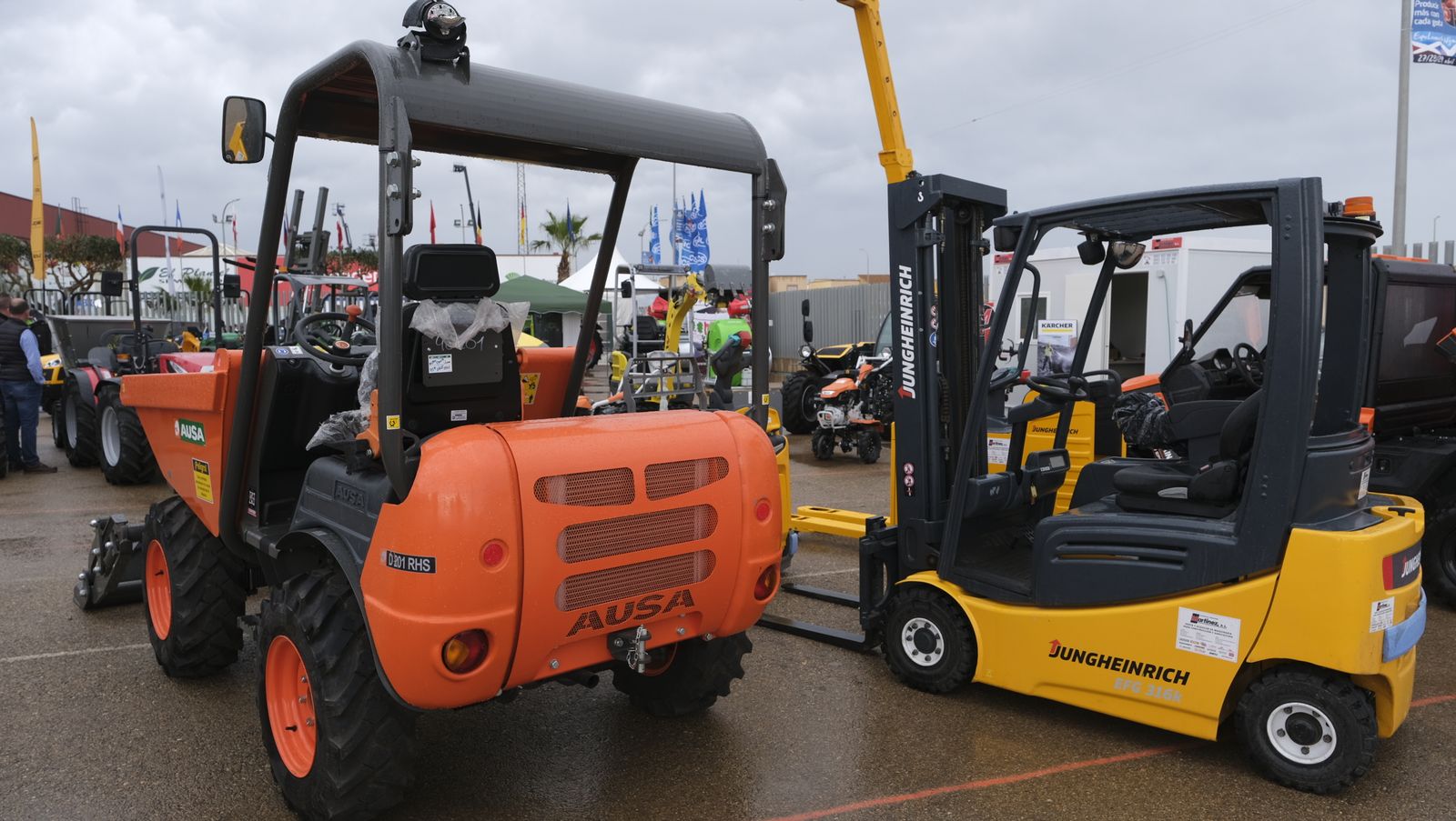 Imágenes del primer día de Expolevante Níjar.