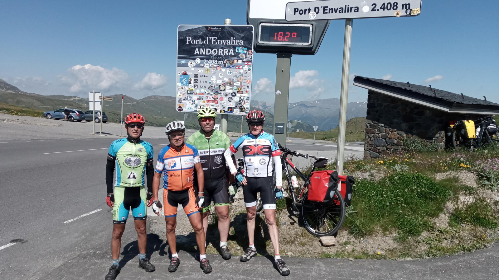 Fotogalería de la Transpirenaica de cuatro almerienses.