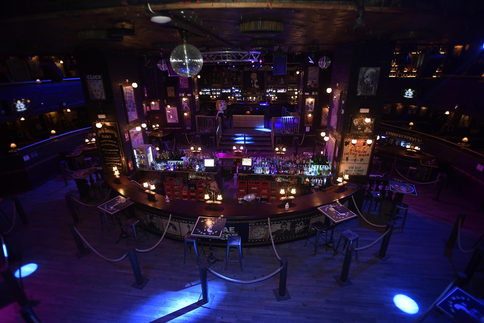 Incertidumbre en los bares de copas y discotecas de Granada ante la reapertura en la madrugada del domingo