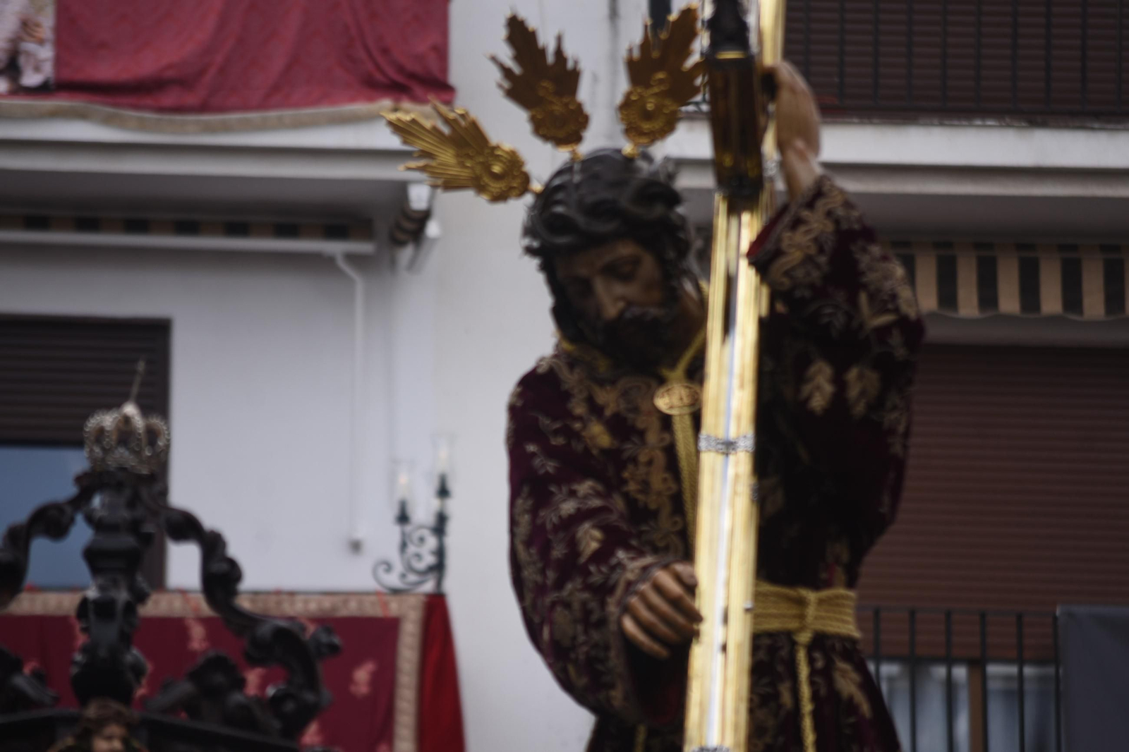 La procesión del Nazareno en este Jueves Santo de Córdoba, en imágenes