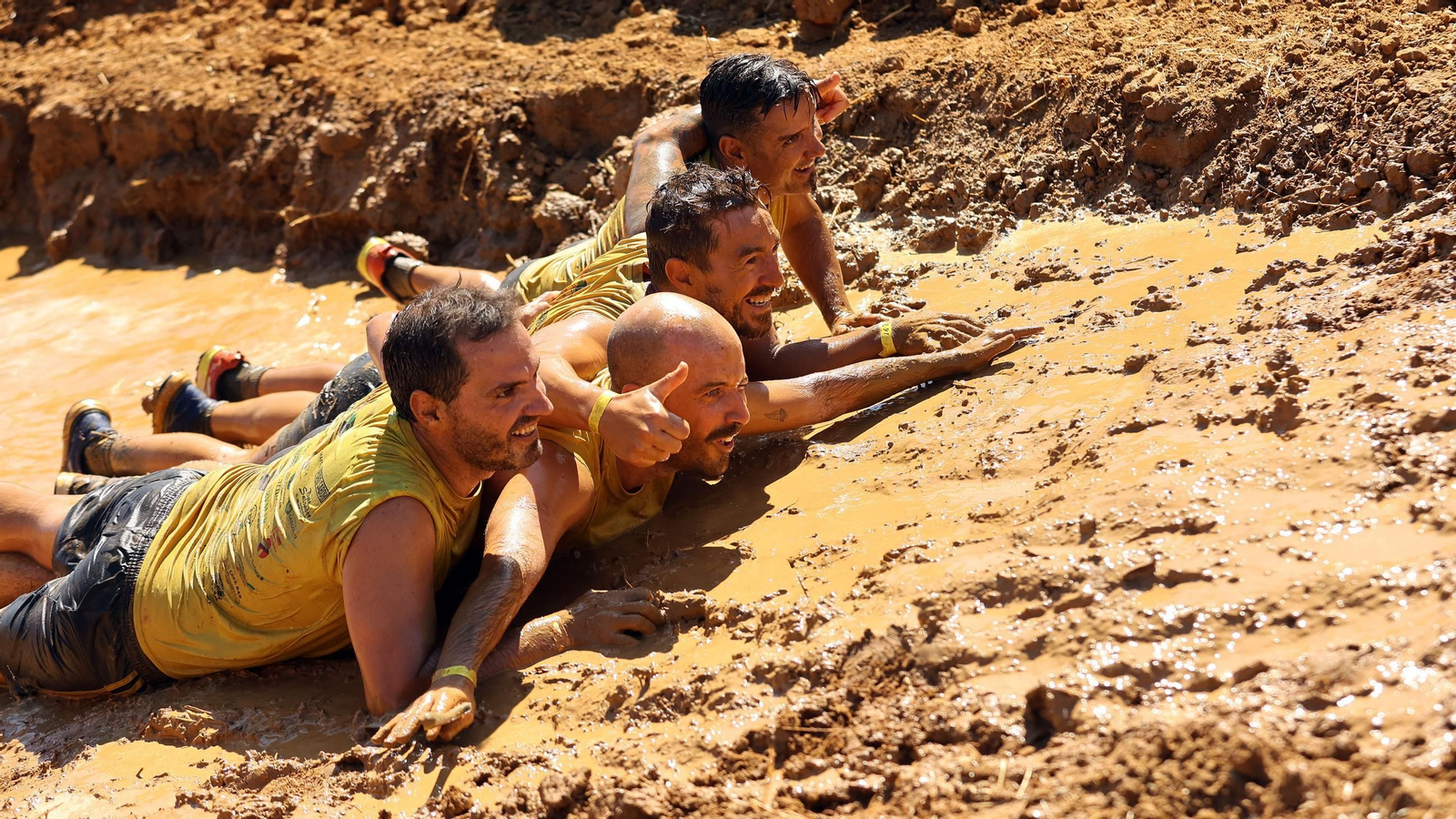 Búscate en la VII Carrera del Barro en La Barca