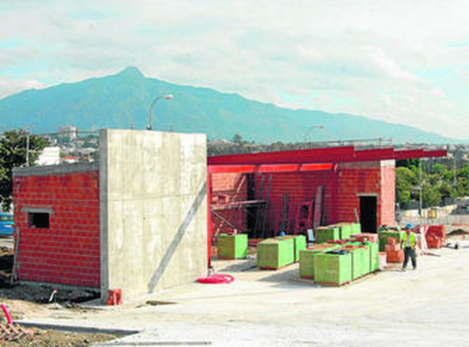 Imagen de la terminal de autobuses que el Ayuntamiento de Marbella construye en San Pedro de Alcántara.