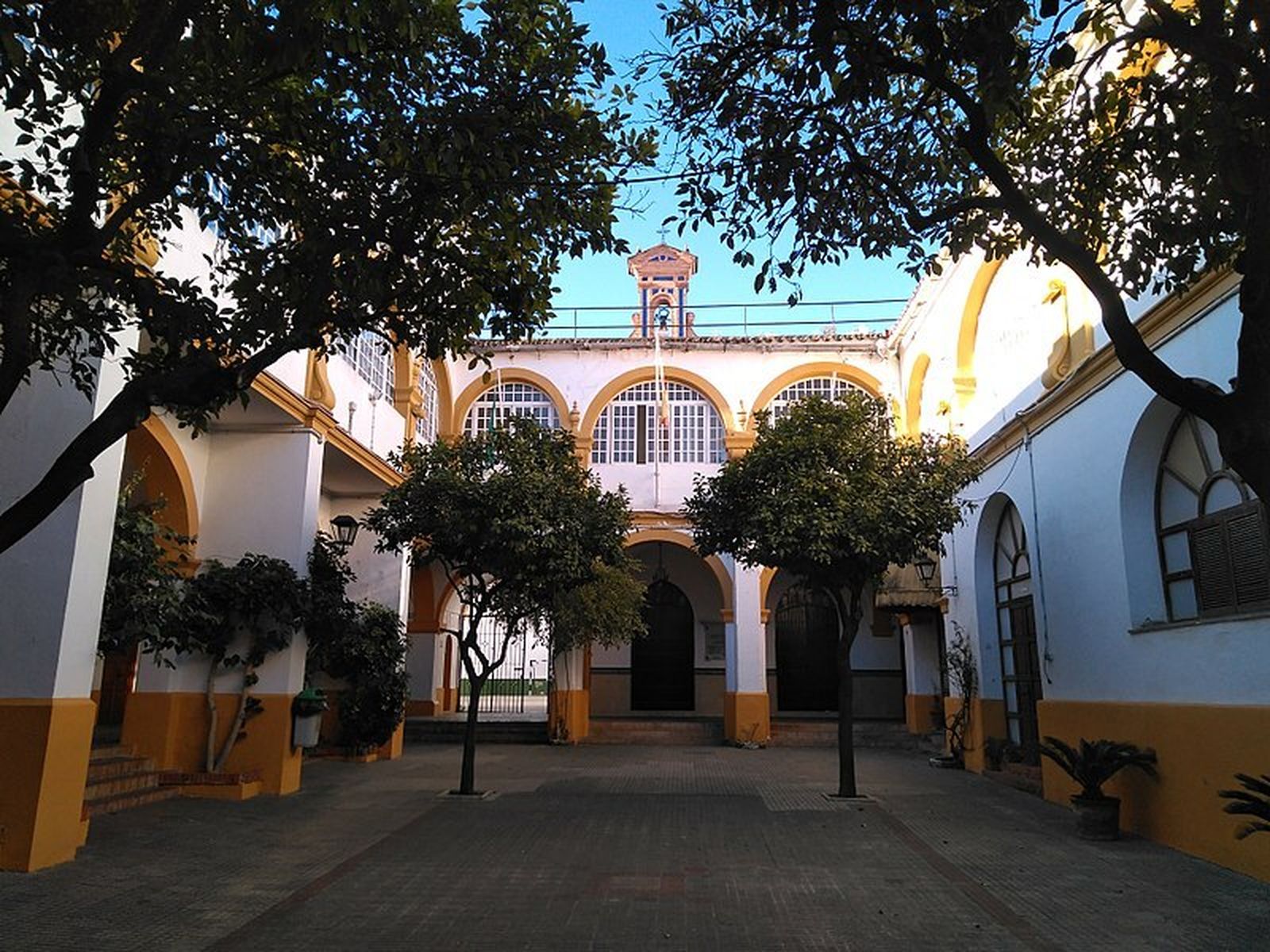Patio de la céntrica Escuela de San José.