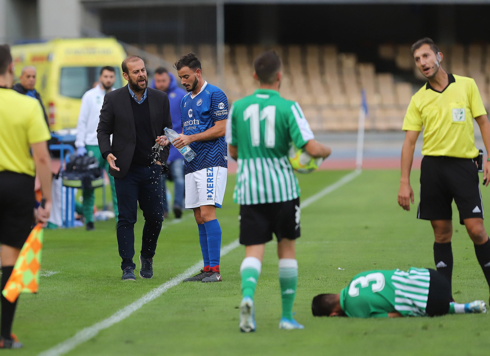 Bernado Plaza, junto a Jacobo en el partido frente al Betis Deportivo.