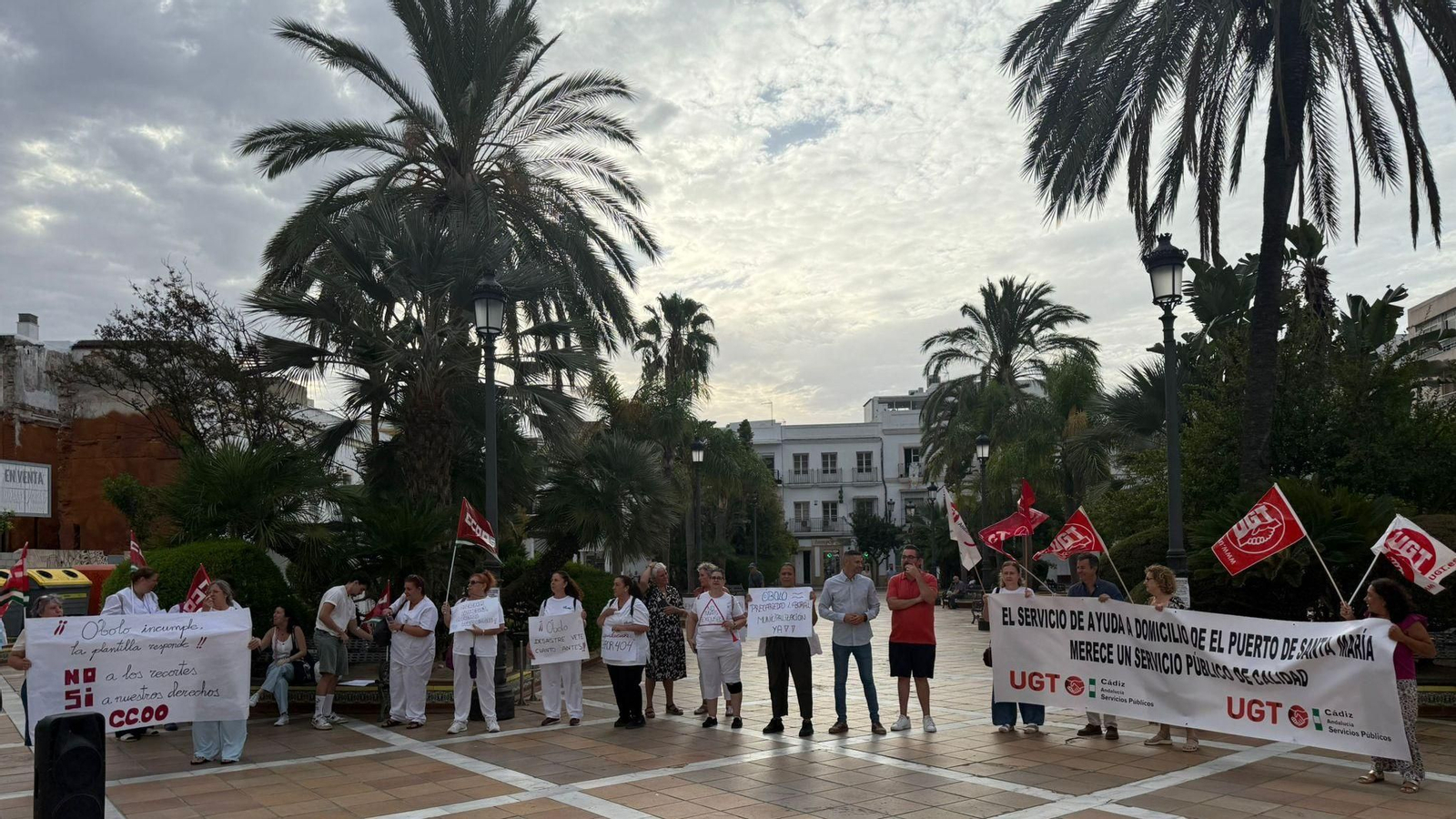Una imagen de la concentración celebrada este viernes ante el Ayuntamiento.